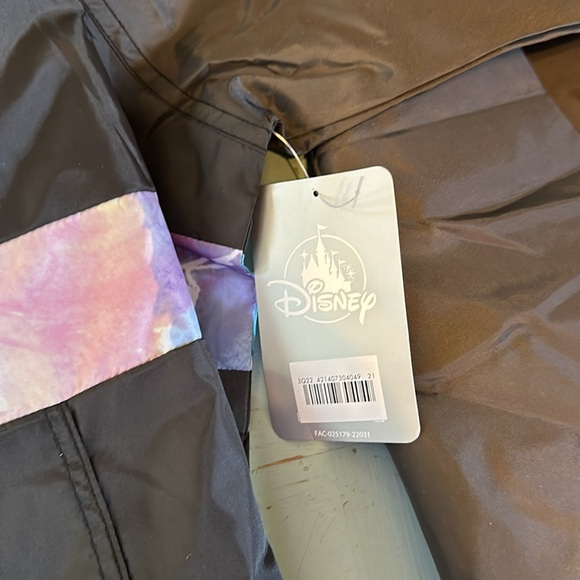 NWT Disney watercolor pullover (XL) and matching shorts (M) - Picture 4 of 14